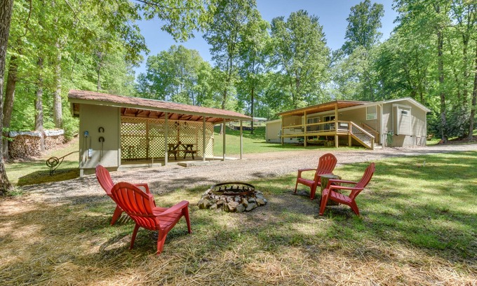 Hayesville House | Woodsy Hayesville Home on Jackrabbit Trail!