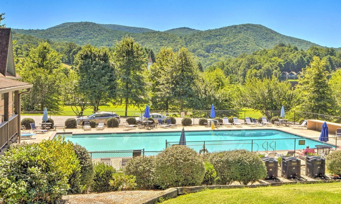 Sky Valley Cottage | Woodsy Sky Valley Cottage, 8 Mi to Dillard!