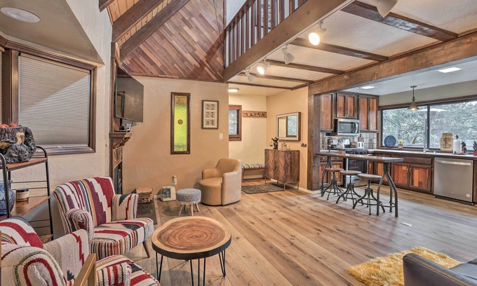 Twin Peaks House | Woodsy Twin Peaks Getaway w/Hot Tub & Views!