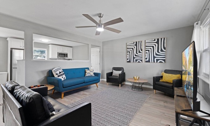 Jeffersonville - Clarksville House | Work&Play: Work Friendly, Ping Pong, & Grill