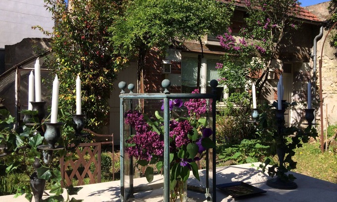 Tours House | Workshop in private garden