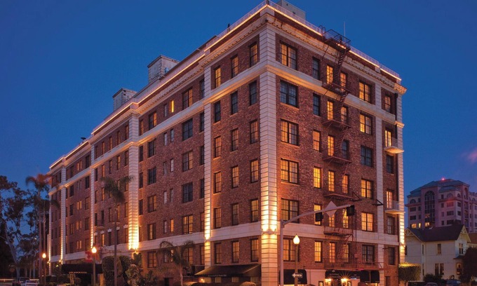 Park West House | WorldMark Inn at the Park - Studio King