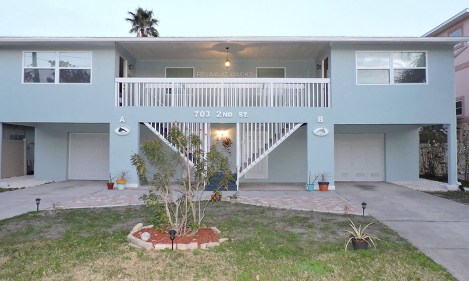 Indian Rocks Beach Condo | WOW! Indian Rocks Beach Rental, 1/2 Duplex, A, Renovated, Short walk to beach.