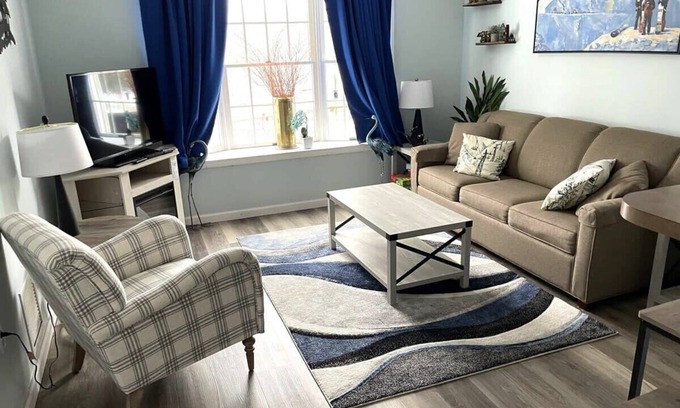 Hancock Apartment | WOW-New Ski OnOff Suite By Pool Sleeps 4 Jiminy Pk - Fully Redone Gorgeous Inn