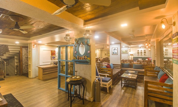 Pachmarhi Hotel | WOW STAYZ2 Misty Meadows