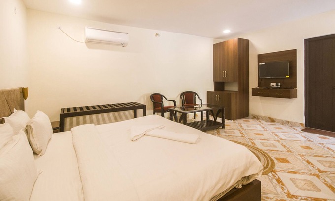 Sohagpur Hotel | WOWSTAYZ Cheetal Resort