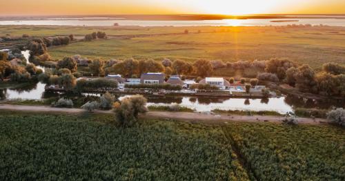 Uzlina Hotel | WPO - WILD PIKE OASIS