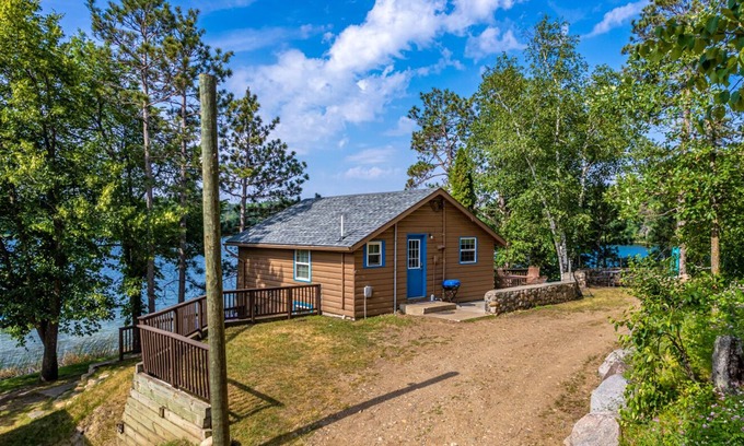 Park Rapids Cabin | WRC 6 Lake front, sandy beach, great fishing, water skiing, tubing and more!