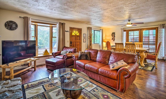 Wrightwood House | Wrightwood Home w/ Fire Pit & Views!