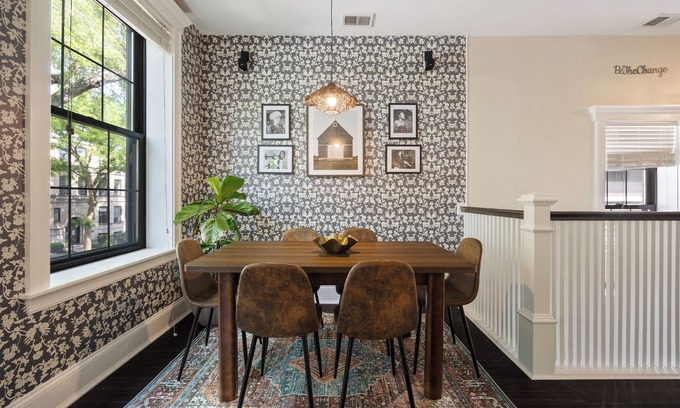 Wrigleyville Apartment | Wrigleyville Suites