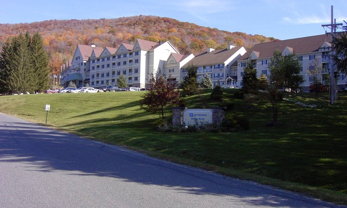 Hancock Condo | Wyndham Bentley Brook - Jiminy Peak ski in/out sleeps 8, 2 bedrooms 2 baths