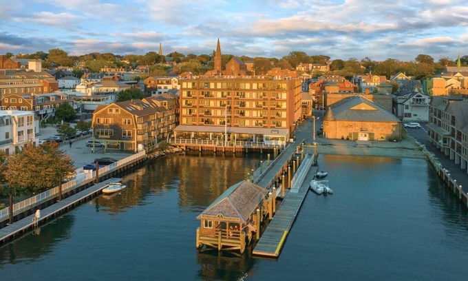 Yachting Village Condo | Wyndham Inn On Harbor Resort