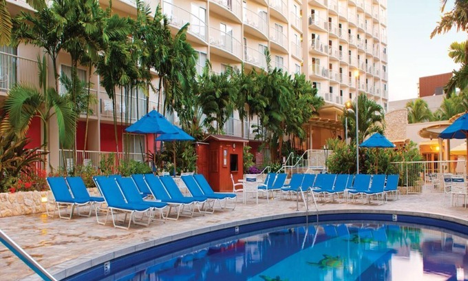 Waikiki Resort | 🌴 Wyndham Waikiki Beach Walk✨ Experience Paradise in a 2BR Villa - Sleeps 8!