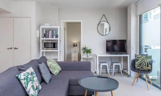 Auckland Central Business District Apartment | Wynyard Viaduct Harbour 2BR+Parking: Zodiak Stays
