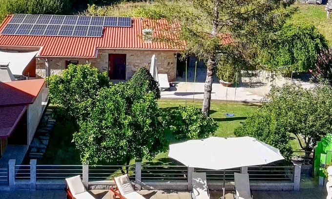 Outeiro House | XILGAR Casa Brais with swimming pool