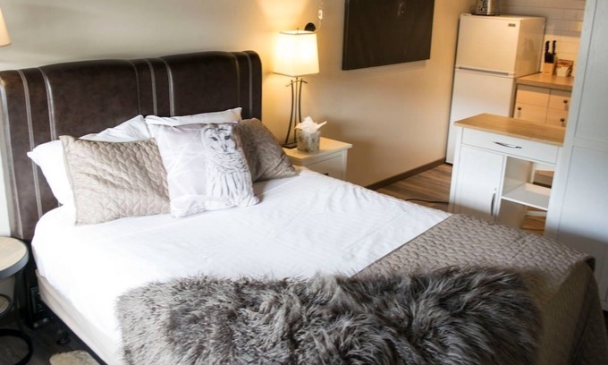 Canmore Condo | Yam 21 - Upper Studio with King