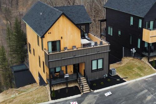 Sevierville House | Yang at Reedmont