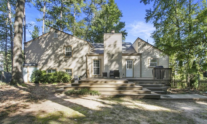 Marietta House | ⬨Yard+BBQ Garden Tub ⬨ A/C ⬨ Games ⬪ 2 HDTVs Safe Neighborhood