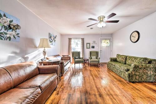 Temple House | Yard with BBQ Pit! Temple Home Less Than 1 Mi to Hospital