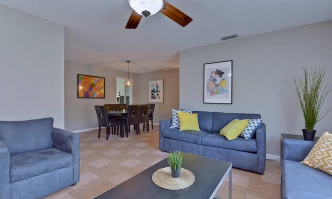 East Ybor House | Ybor Casita! 3-Bedrooms Steps away from Centro Ybor!