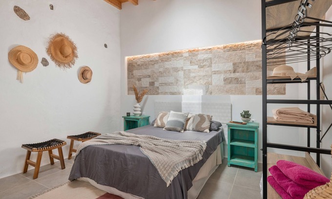 Tabayesco Apartment | 'Ye' Holidays with Shared Pool, Shared Terrace, and Wi-Fi