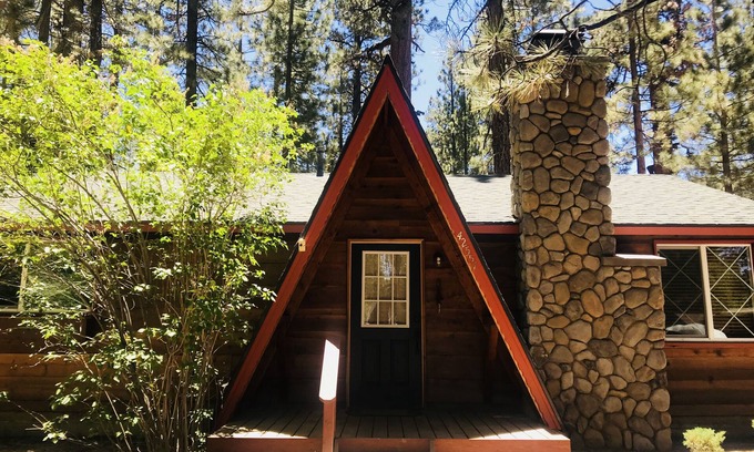 Big Bear Lake House | Ye Modern Rustic Cabin- Big Bear Lake - Moonridge