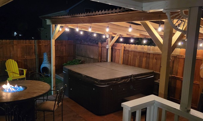 Maggie Valley House | Year Round Access in town Bungalow, Hot Tub, Fire Pit and Extra Parking