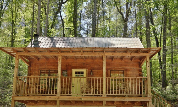 Townsend Cabin | Yellow Door Cabin - Family-friendly cabin near Smoky Mountains*Hot Tub*Fire Pit*