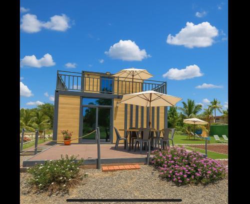 Barra de Navidad House | Yellow house 6 minutos de playa