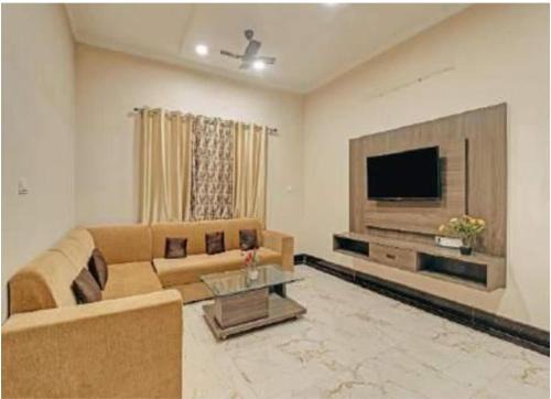 Tapovan Apartment | Yellow Leaf