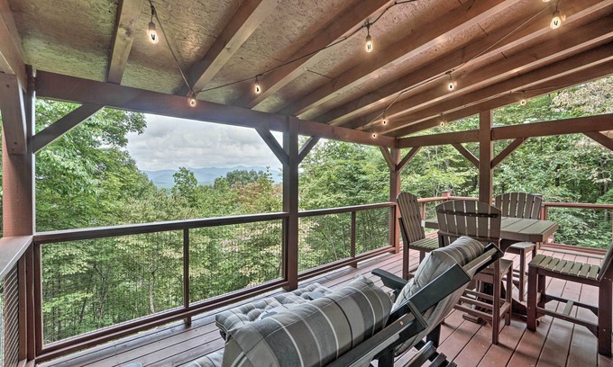 Blairsville Cabin | ‘Yellow Mountain’ Blairsville Cabin w/Scenic Deck