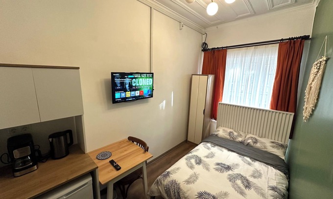 Taksim Apartment | Yellowhouse Room 1