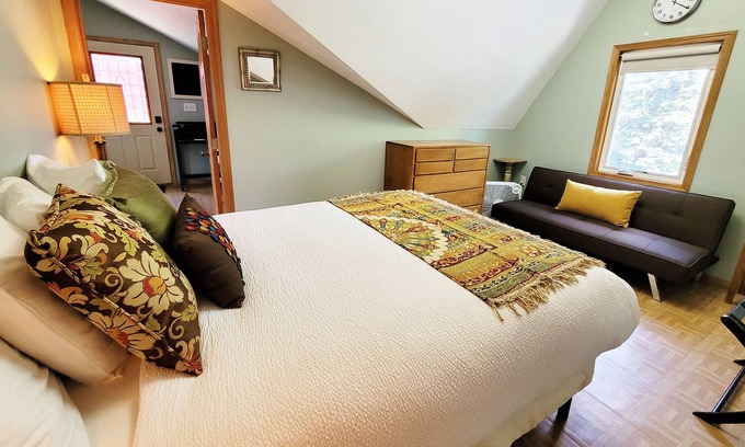 Superior Apartment | Yellowjacket Apartment | Superior Apartment