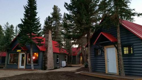 West Yellowstone Cabin | Yellowstone Cabins and RV
