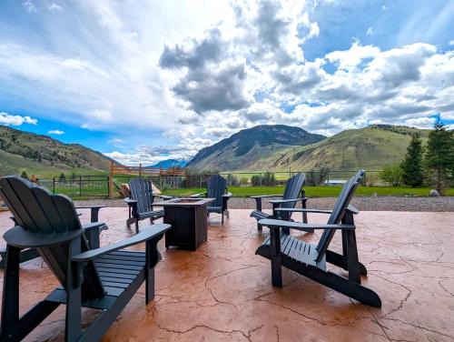 Gardiner House | Yellowstone Treasure Retreat