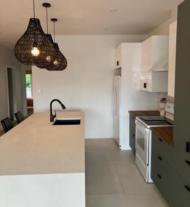 Ste Anne de Beaupre Apartment | Yin et Yang