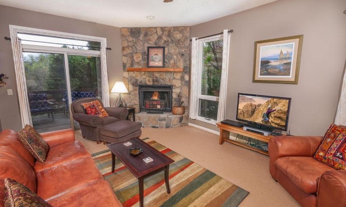 Boone House | Yonahlossee Getaway