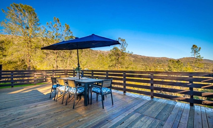 North Fork Cabin | Yosemite Sierra Vista Lookout w/Hot Tub, Game Room