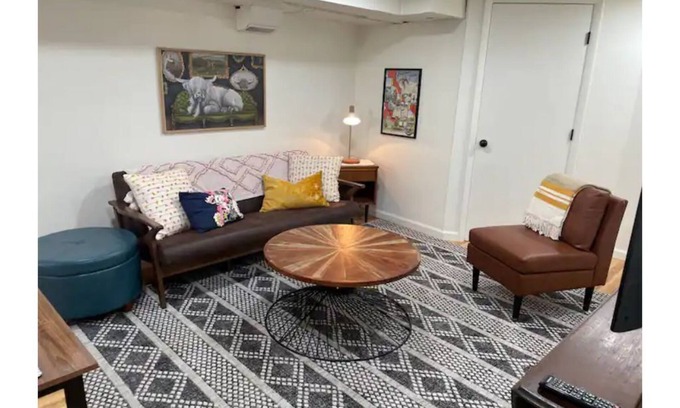 Caldwell House | Yote Den across from College of Idaho