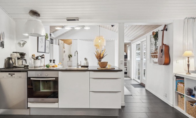 Brovst House | You can spend your vacation here in the old vacation home area of Tranum Strand.