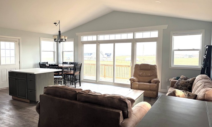 Park Corner Cottage | Your 2 bedroom Blue Cottage Just 2 Minutes from the Sands of Cousins Shore Beach