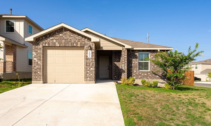 San Antonio House | Your Alamo Oasis