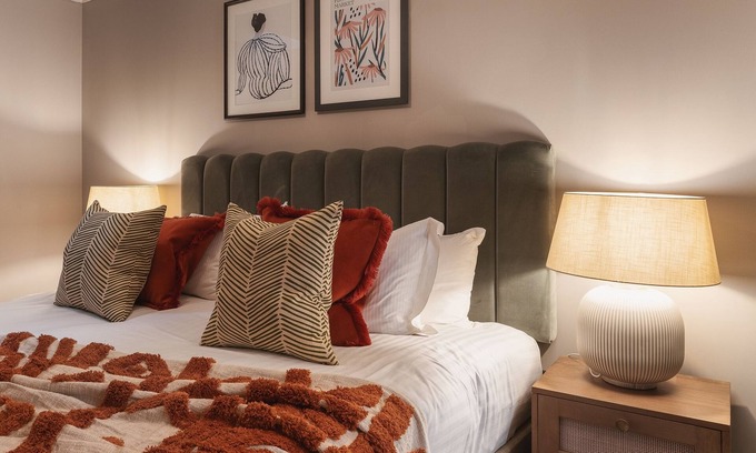 Bristol Apartment | Your Apartment | Cotham Arms - Studio (SK)