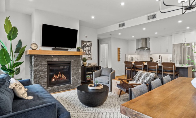 Canmore Condo | Your Canmore Retreat! Nestled amidst the breathtaking vistas of Canmore.