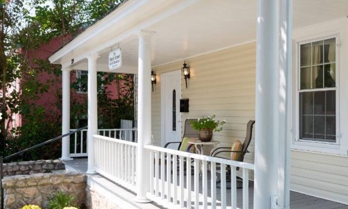 Venable House | Your Centrally Located C-Ville Home Away From Home Vacation Rental