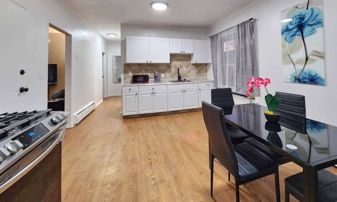 Memorial Square Apartment | Your contemporary home