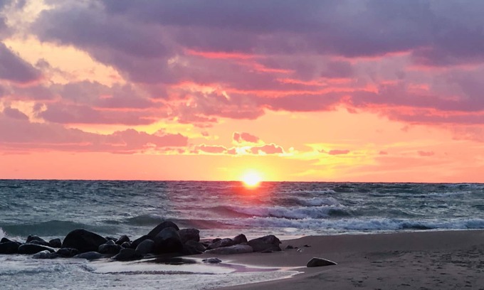 Harbor Springs House | Your Harbor Springs Beach Front Vacation Awaits! Weekly discounts available.