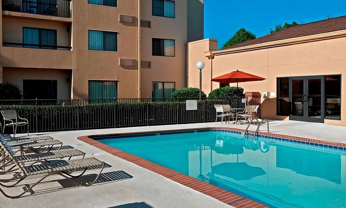 University Place Hotel | Your Home Away From Home! 4 Convenient Units, Pool, Pets Allowed!
