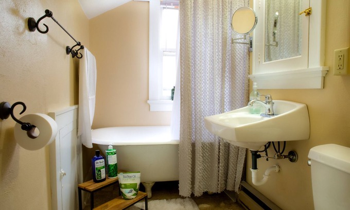 Washington Heights House | Your home away from home for the DNC/Ryder Cup!