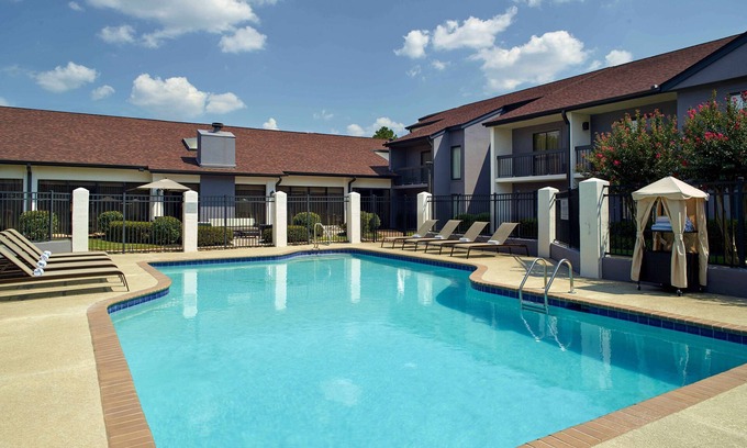 Norcross House | Your Home Away From Home! Free Parking, Onsite Pool, Pet-friendly Property